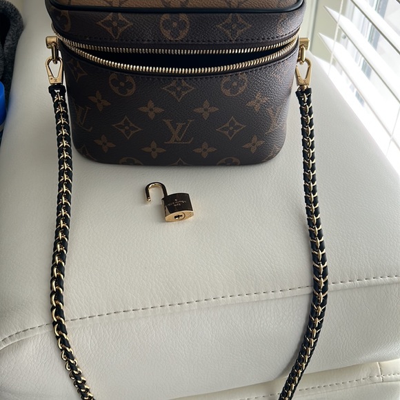 Vanity PM - Picture 9 of 16